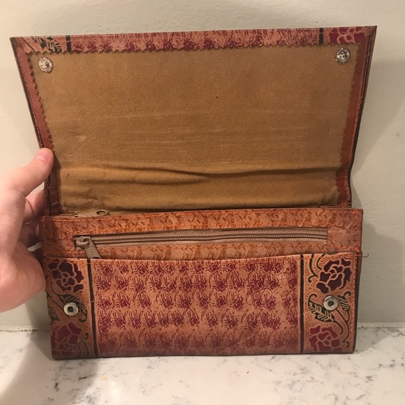 Decorative clutch with elephant pattern - Picture 4 of 7